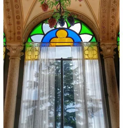 Il Parco E Gli Affreschi *