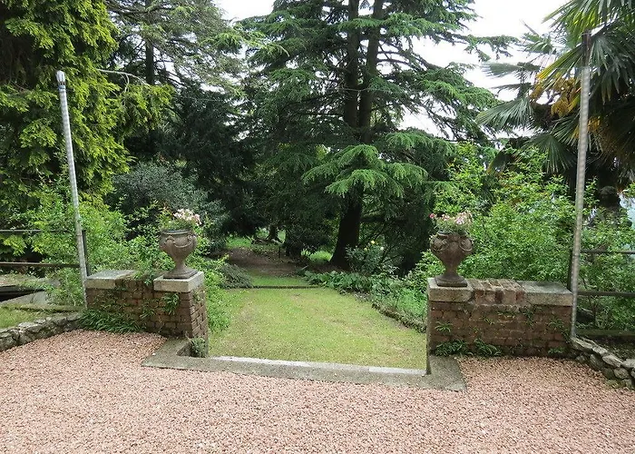 Il Parco E Gli Affreschi *