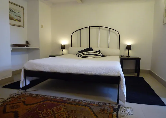 Il Parco E Gli Affreschi