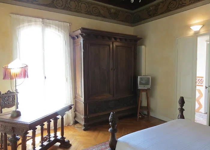 Il Parco E Gli Affreschi Varese